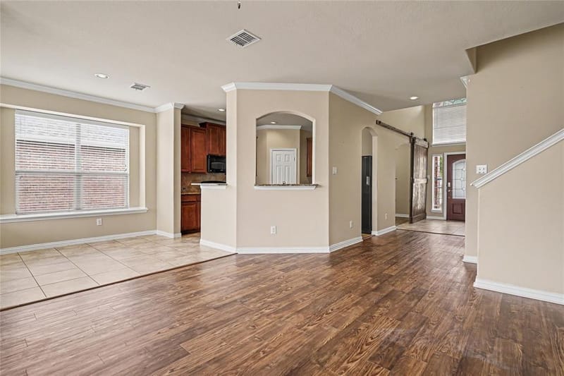 804 W Bend Boulevard, Burleson TX 76028 - Photo 9