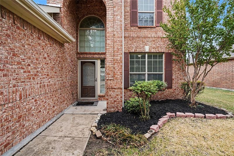 804 W Bend Boulevard, Burleson TX 76028 - Photo 4