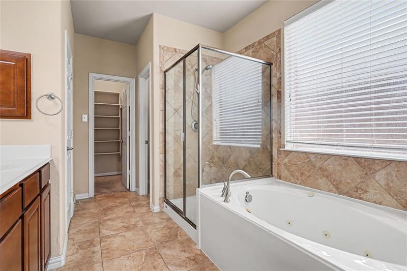 804 W Bend Boulevard, Burleson TX 76028 - Photo 21