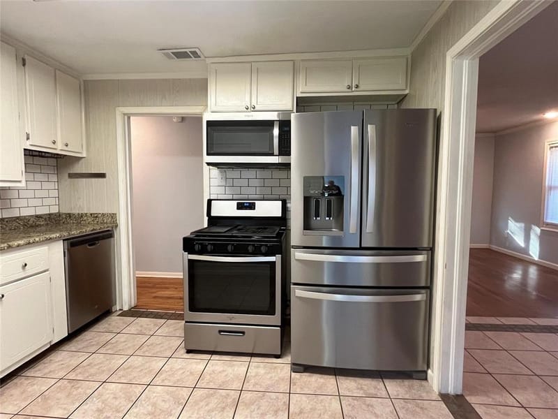 4816 Sherwood Drive, River Oaks TX 76114 - Photo 9