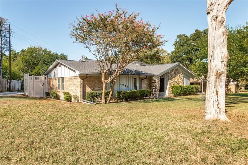 1633 Hanging Cliff Drive, Dallas TX 75224 - Photo 2