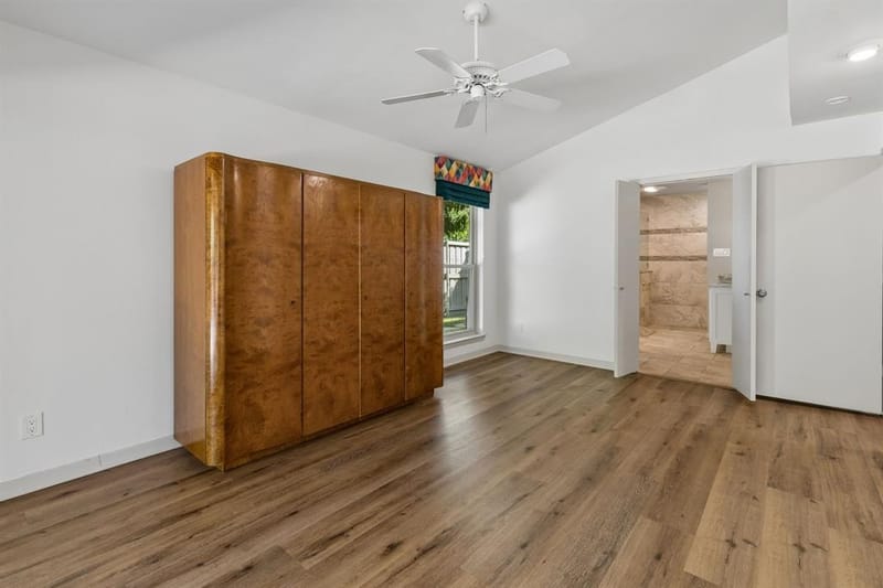 6720 Robin Willow Court, Dallas TX 75248 - Photo 16