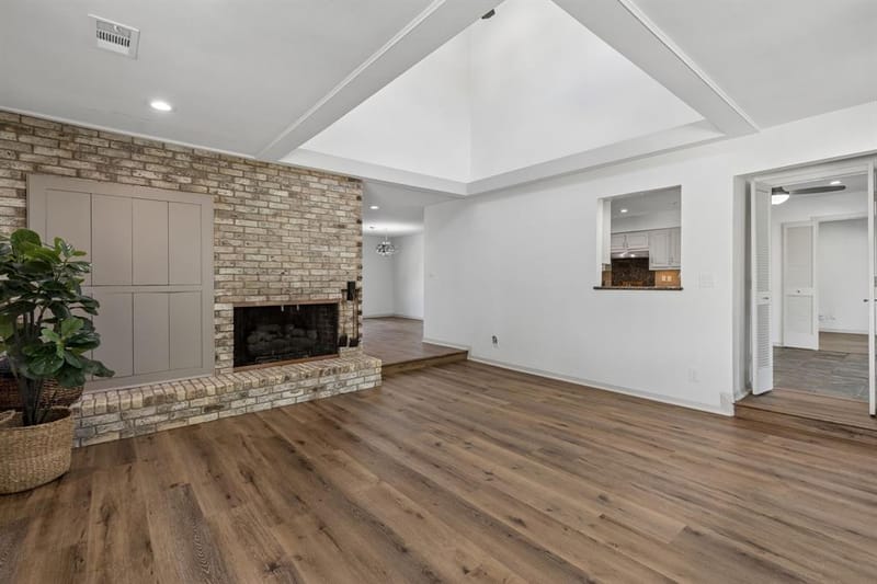 6720 Robin Willow Court, Dallas TX 75248 - Photo 7