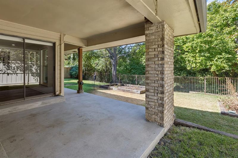 6720 Robin Willow Court, Dallas TX 75248 - Photo 33