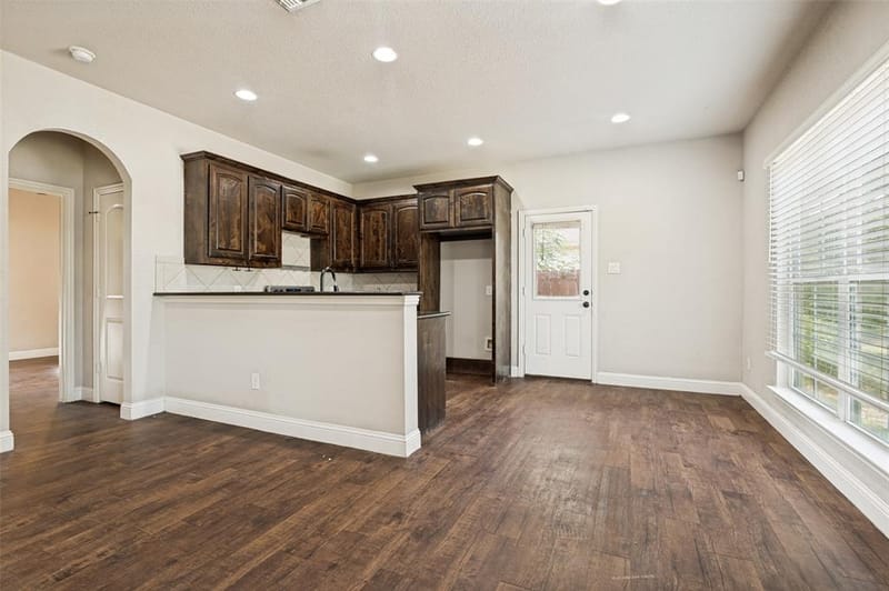 207 Ennis Street, Waxahachie TX 75165 - Photo 6