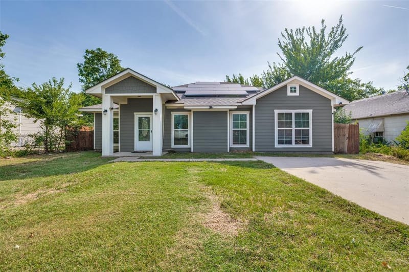 207 Ennis Street, Waxahachie TX 75165