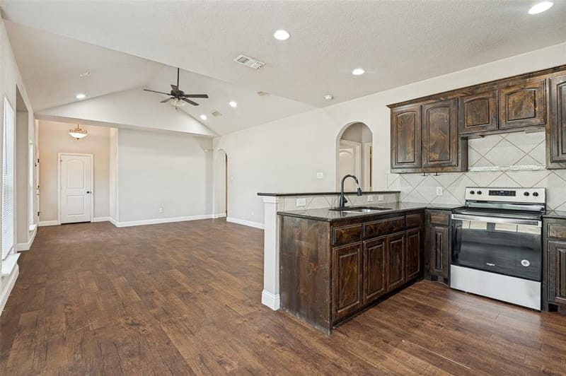 207 Ennis Street, Waxahachie TX 75165 - Photo 8