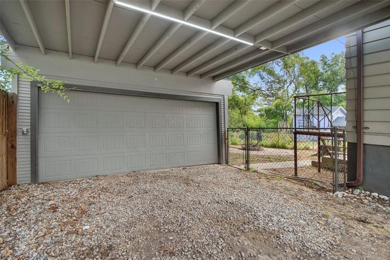 1720 S Fannin Avenue, Denison TX 75020 - Photo 3