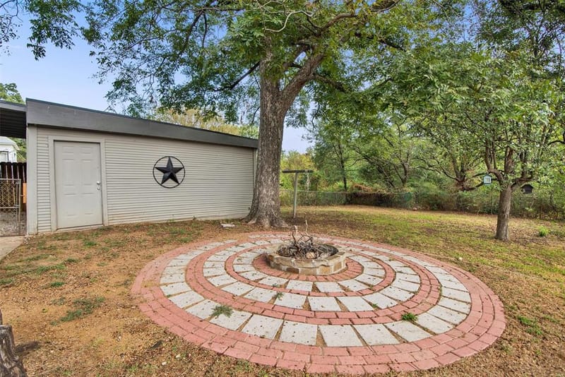 1720 S Fannin Avenue, Denison TX 75020 - Photo 5