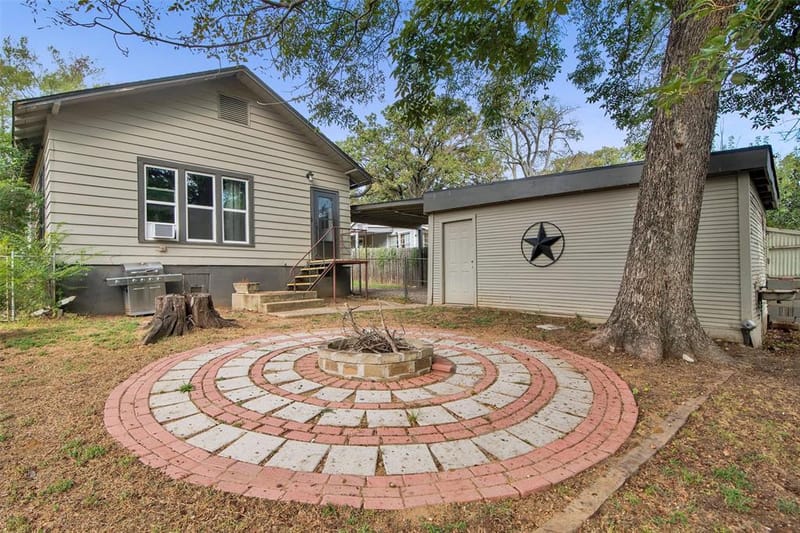 1720 S Fannin Avenue, Denison TX 75020 - Photo 4
