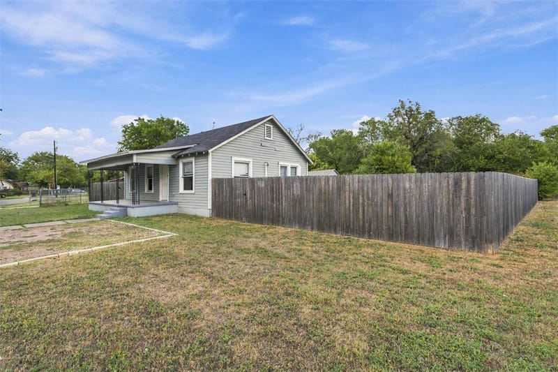 1001 Preston Street, Waco TX 76704 - Photo 13