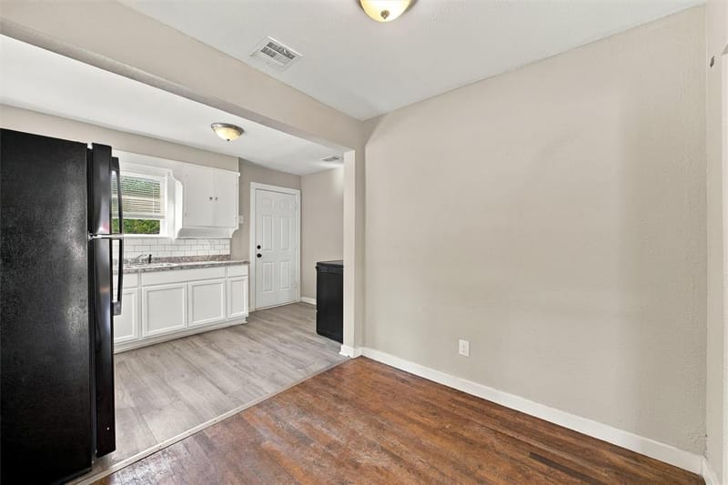 1001 Preston Street, Waco TX 76704 - Photo 3