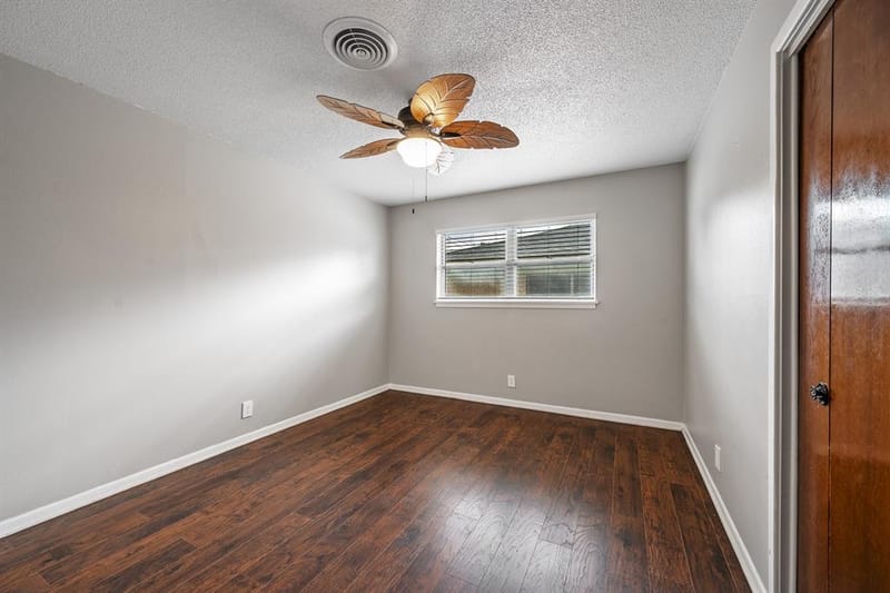 2710 W Walker Street, Denison TX 75020 - Photo 3