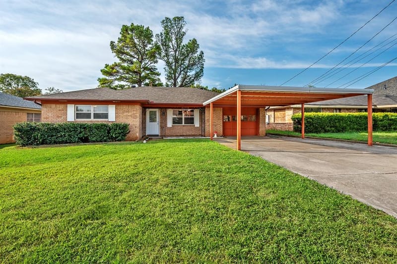 2710 W Walker Street, Denison TX 75020