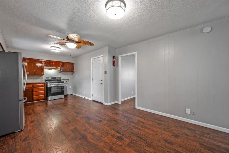 2710 W Walker Street, Denison TX 75020 - Photo 10