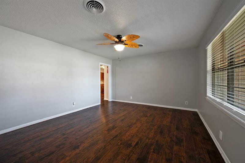 2710 W Walker Street, Denison TX 75020 - Photo 4