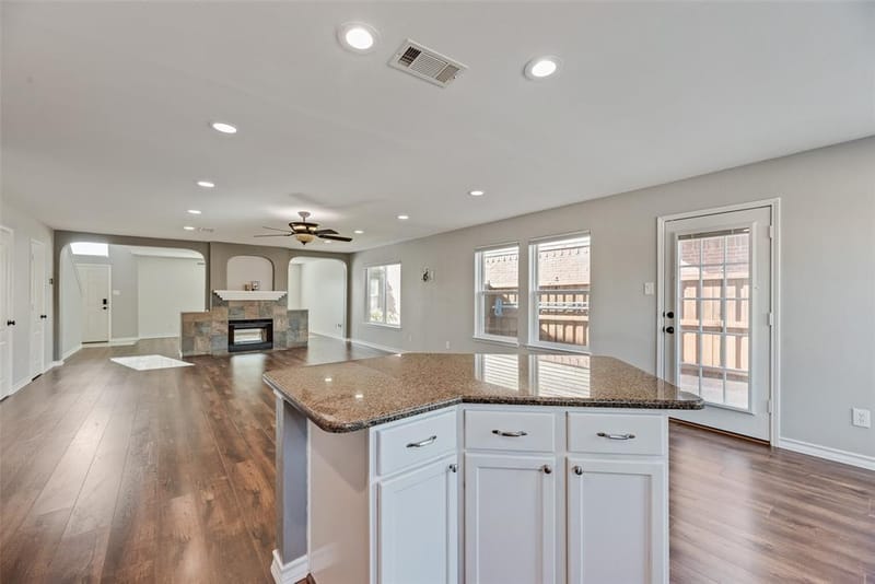 905 Elizabeth Drive, Lewisville TX 75067 - Photo 12