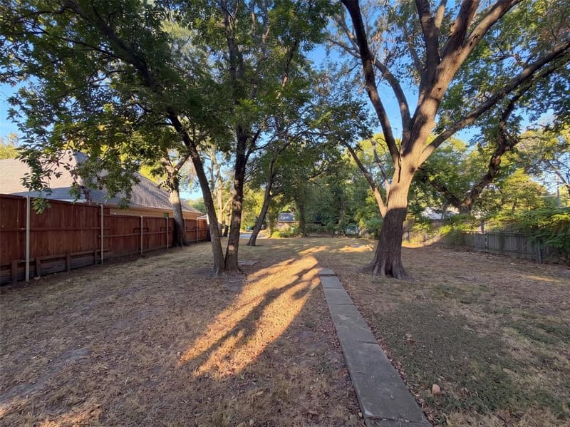 712 S Crockett Street, Sherman TX 75090 - Photo 5