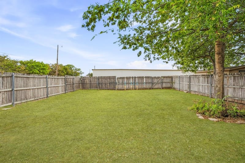 300 Wedgewood Drive, Stephenville TX 76401 - Photo 23