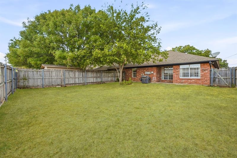 300 Wedgewood Drive, Stephenville TX 76401 - Photo 25