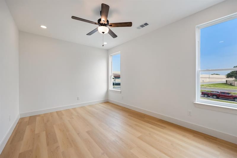 1643 Faye Street, Dallas TX 75215 - Photo 23