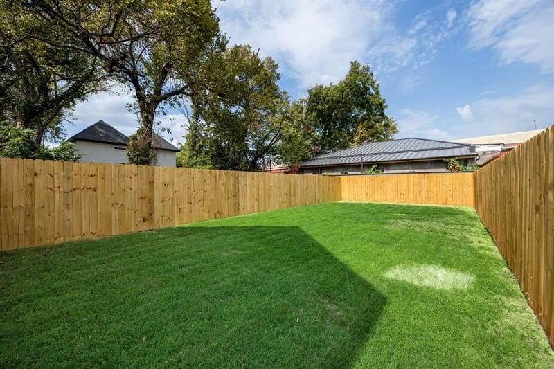 1643 Faye Street, Dallas TX 75215 - Photo 26