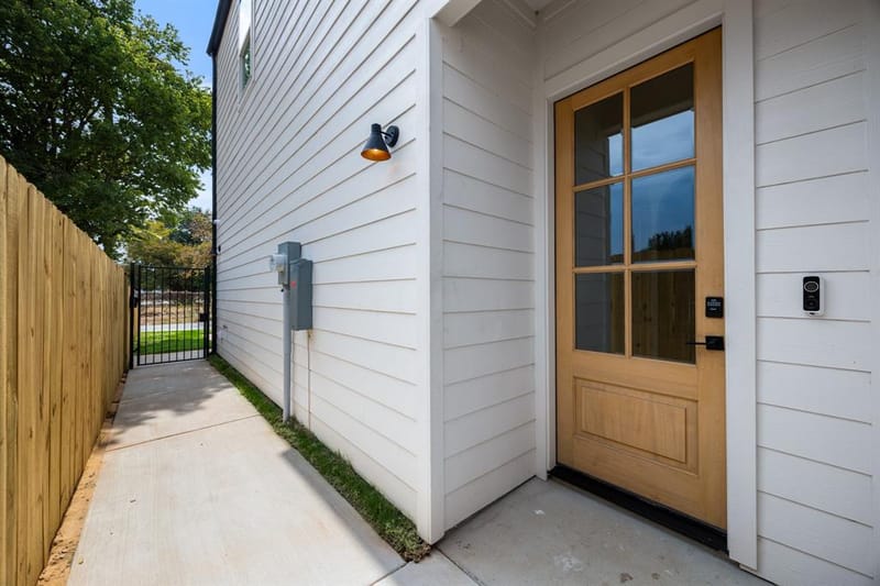 1643 Faye Street, Dallas TX 75215 - Photo 3