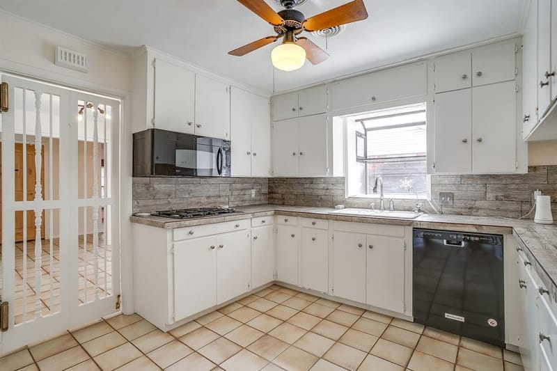 1500 Cienegas Circle, Fort Worth TX 76112 - Photo 23