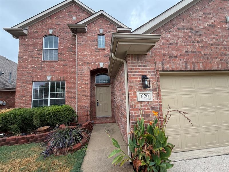 620 Darlington Trail, Fort Worth TX 76131 - Photo 2
