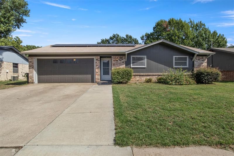 2523 Avonhill Drive, Arlington TX 76015