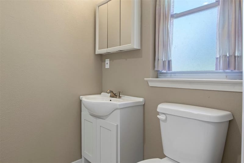 2523 Avonhill Drive, Arlington TX 76015 - Photo 14