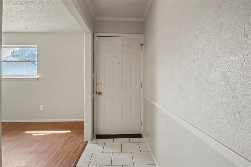 2523 Avonhill Drive, Arlington TX 76015 - Photo 4