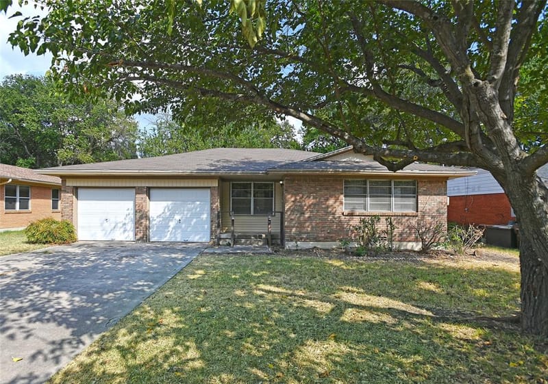 3208 Avon Drive, Denton TX 76209 - Photo 2