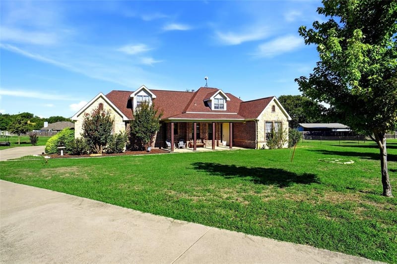 108 Wooley Court, Weatherford TX 76085 - Photo 2