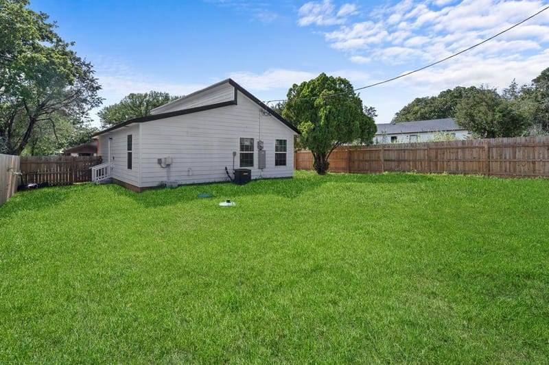 5811 Lake Granbury Trail, Granbury TX 76048 - Photo 12