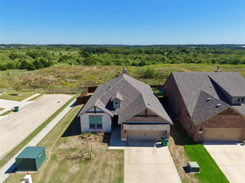 616 Juneau Street, Gainesville TX 76240 - Photo 3