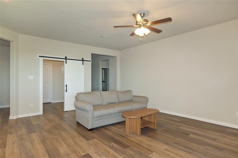 616 Juneau Street, Gainesville TX 76240 - Photo 8