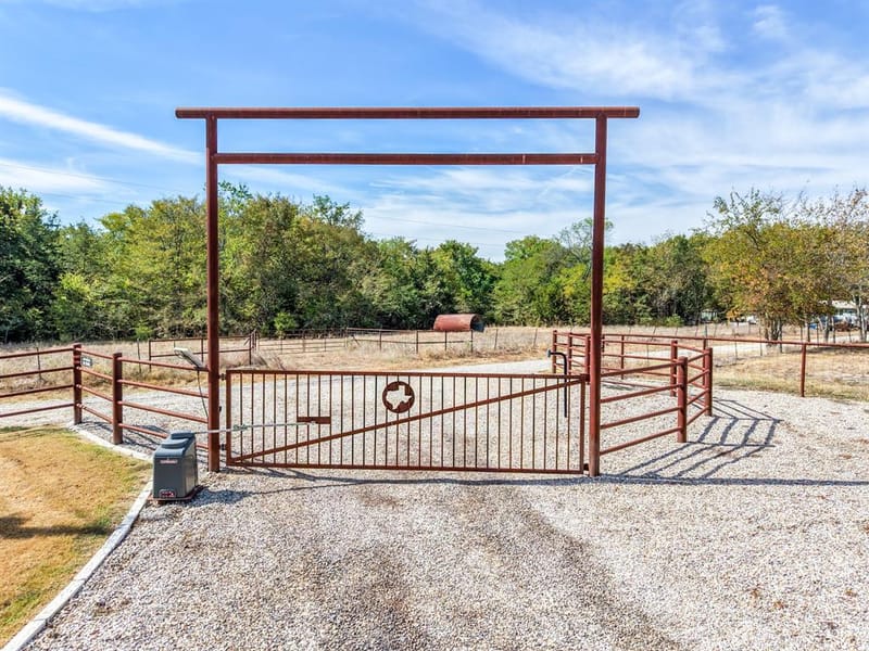 297 County Road 4820, Sulphur Springs TX 75482 - Photo 34