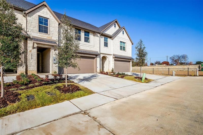 802 Homeplace Circle, Mansfield TX 76063 - Photo 3