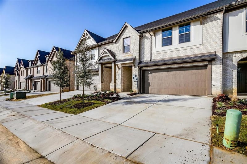 802 Homeplace Circle, Mansfield TX 76063