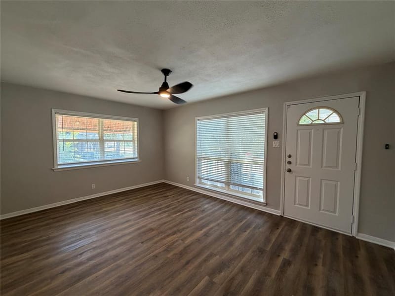 811 N Grant Drive, Sherman TX 75092 - Photo 2