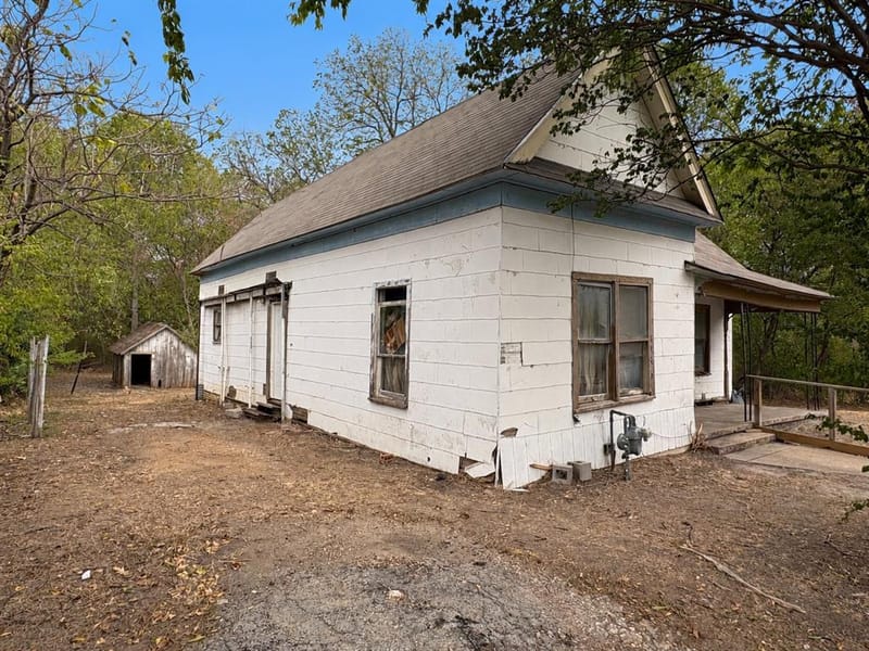808 W 11th Avenue, Corsicana TX 75110 - Photo 2