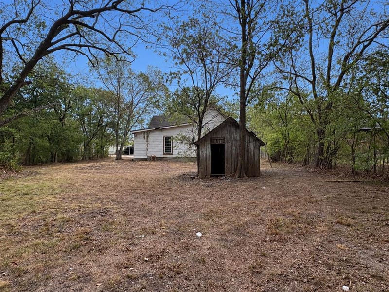 808 W 11th Avenue, Corsicana TX 75110 - Photo 6