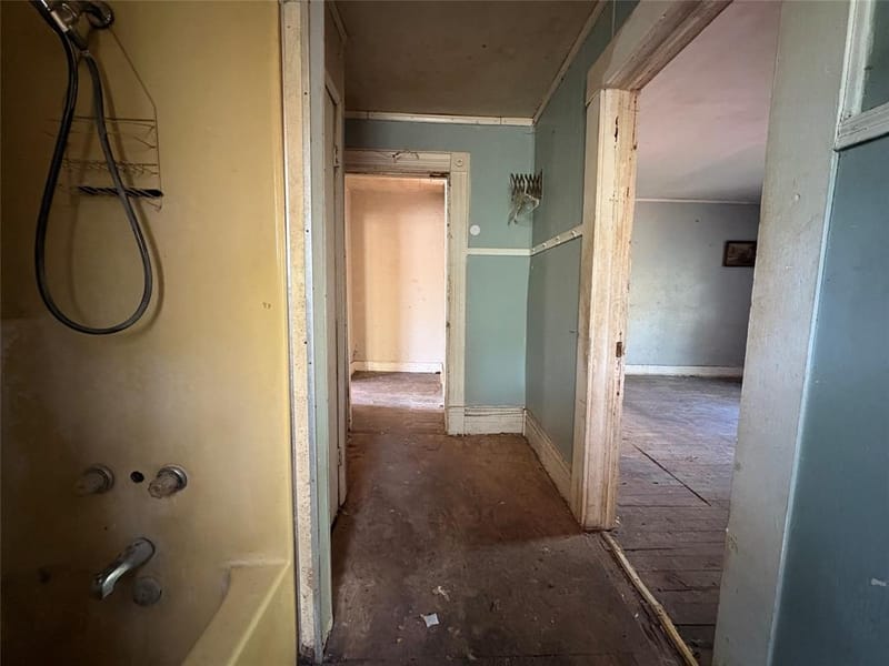 808 W 11th Avenue, Corsicana TX 75110 - Photo 32