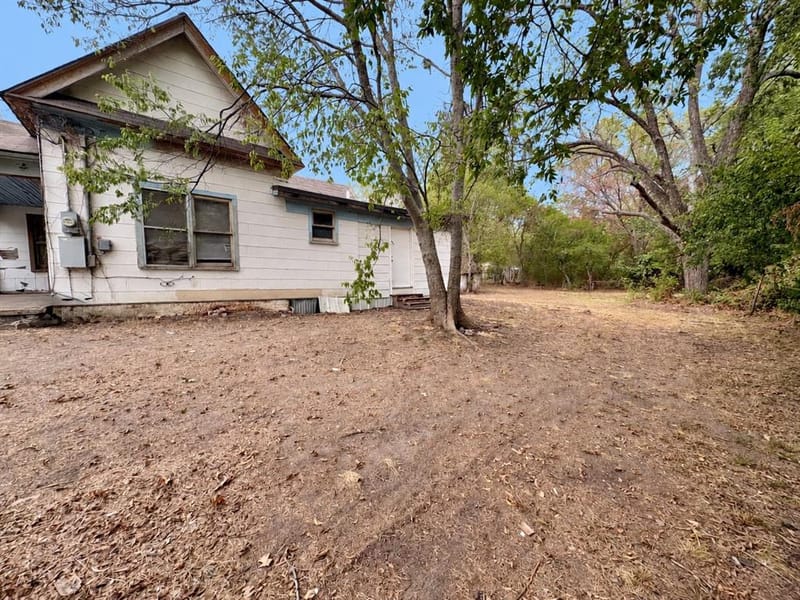 808 W 11th Avenue, Corsicana TX 75110 - Photo 4