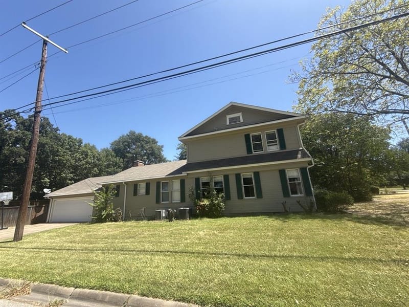 1820 Maplewood Avenue, Corsicana TX 75110 - Photo 2