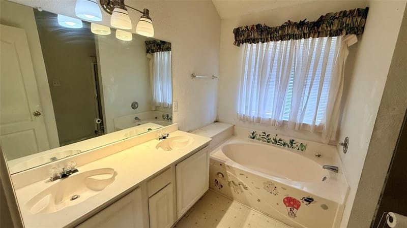6200 Pierce Arrow Drive, Arlington TX 76001 - Photo 8