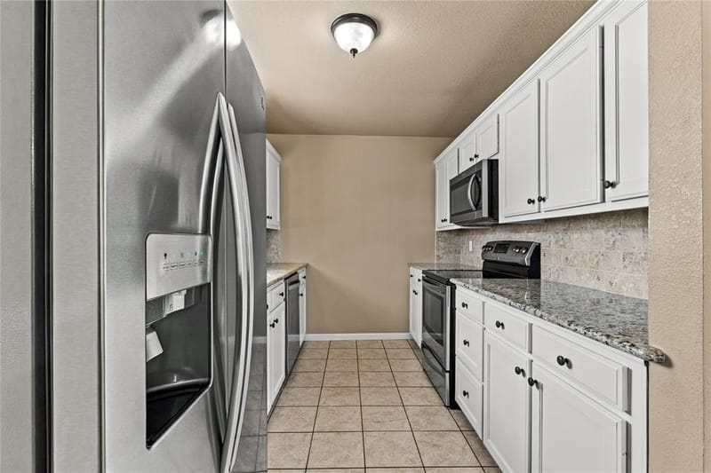 624 Willow Creek Drive, Hewitt TX 76643 - Photo 16