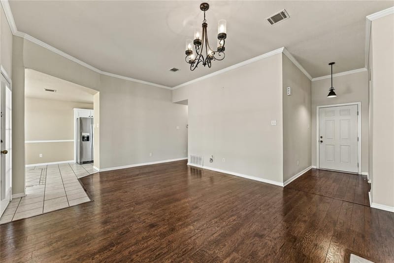 624 Willow Creek Drive, Hewitt TX 76643 - Photo 9
