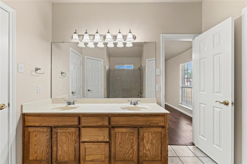624 Willow Creek Drive, Hewitt TX 76643 - Photo 24